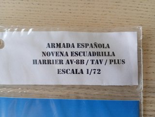 HARRIER II AV-8B PLUS + CALCAS ESPAÑOLAS 1/72