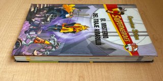 Geronimo Stilton: El misterio del traje amarillo