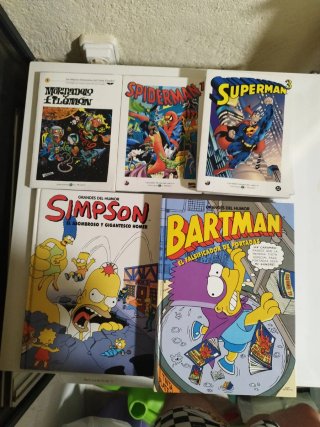 Varios comics Simpson, Superman... (Hay más)