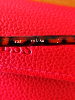 Gafas de sol Guess mujer con funda roja
