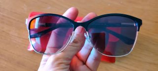 Gafas de sol Guess mujer con funda roja