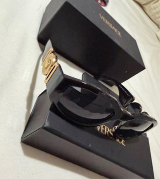 Gafas Versace originales negras y doradas +estuche