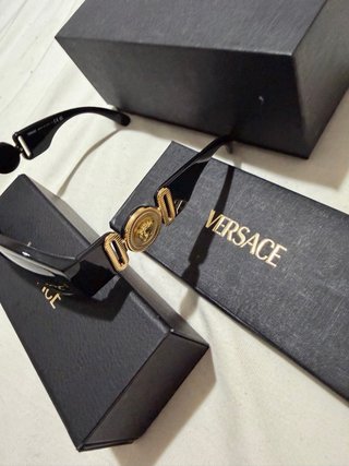 Gafas Versace originales negras y doradas +estuche