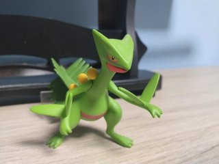 Figuras Pokémon Swampert y Sceptile