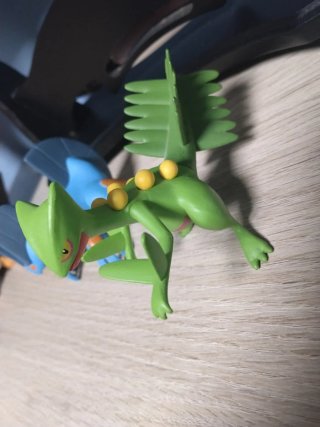 Figuras Pokémon Swampert y Sceptile