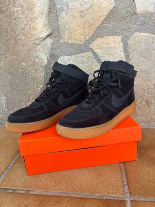 Nike Air Force 1 High Suede Negro/Gum