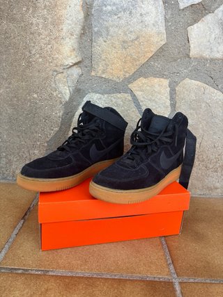 Nike Air Force 1 High Suede Negro/Gum