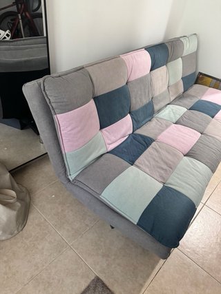 Sofá cama convertible en buen estado – Muy cómodo