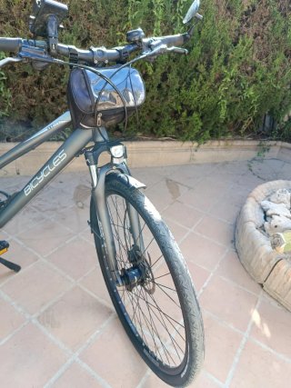 Bicicleta Gris con Portaequipajes
