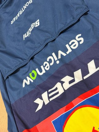 NUEVO. TALLA XS. Maillot Trek Lidl Santini
