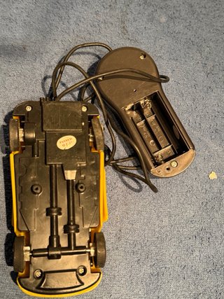 Macchina telecomandata gialla La machina funziona