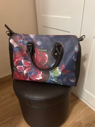 Bolso Desigual estampado flores y mariposas