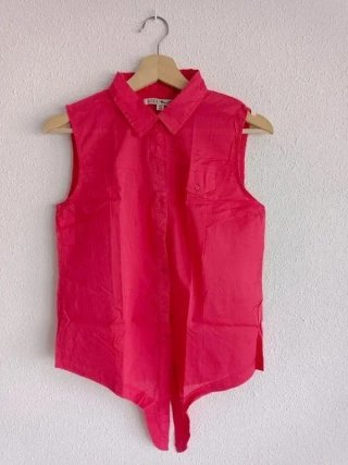 Camisa INSIDE sin mangas lazo rosa