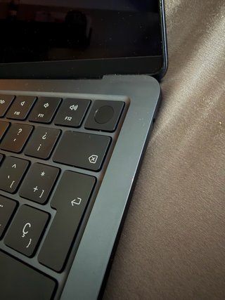 MacBook Air M3 Space Gray