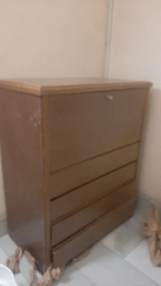 Cajonera con escritorio de madera