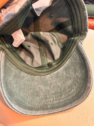 Gorra de color verde militar#nueva