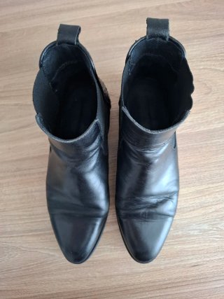 Botines Alpe negros piel efecto serpiente