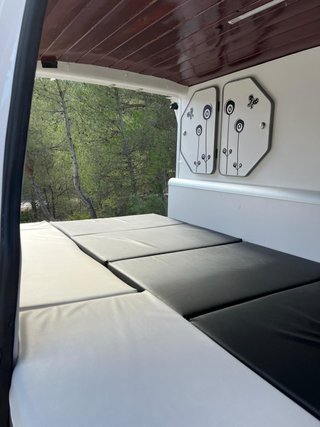Volkswagen T5 Camperizada | Placa solar | 3 plazas