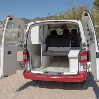 Volkswagen T5 Camperizada | Placa solar | 3 plazas