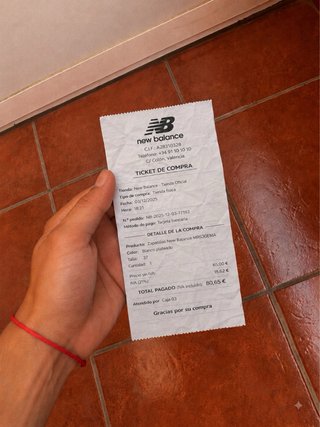 New Balance Plata y Blanco