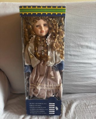 Muñeca porcelana antigua estilo Nancy