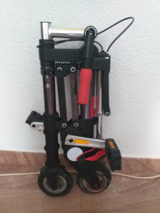 Bicicleta Plegable Negra y Roja
