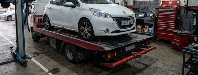 Faro Peugeot 208