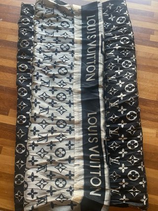 Bufanda Louis Vuitton Monogram Beige y Negro