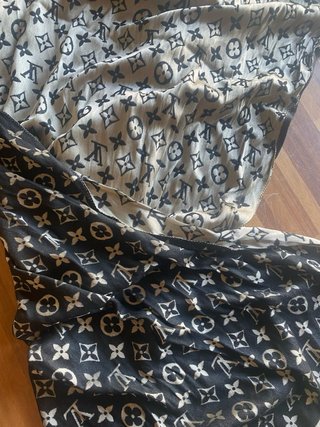 Bufanda Louis Vuitton Monogram Beige y Negro