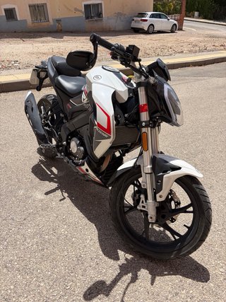Keeway RKF 125 - 2021 - 14.863 km + 2 cascos