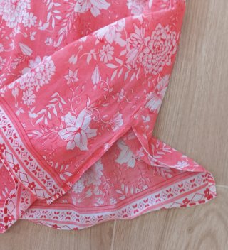 Vestido de playa floral coral