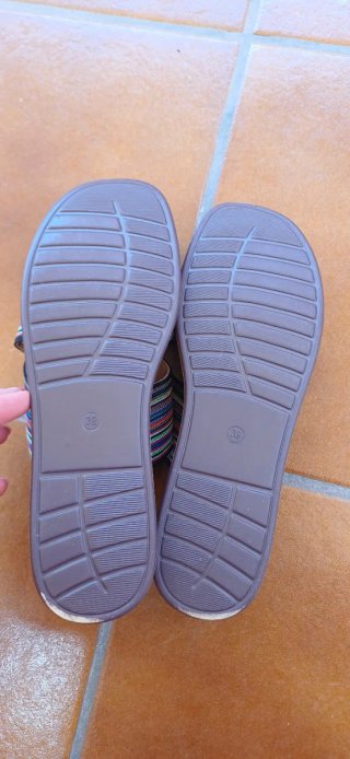 Sandalias plataforma tiras multicolor talla 39