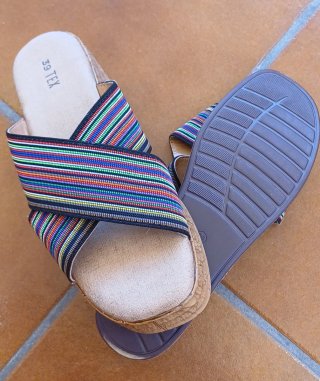 Sandalias plataforma tiras multicolor talla 39