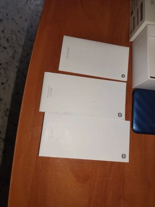 Teléfono Móvil azul  4gb de ram y 128 gb