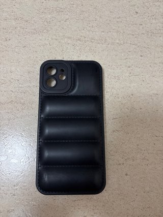 Funda iPhone 12 acolchada negra