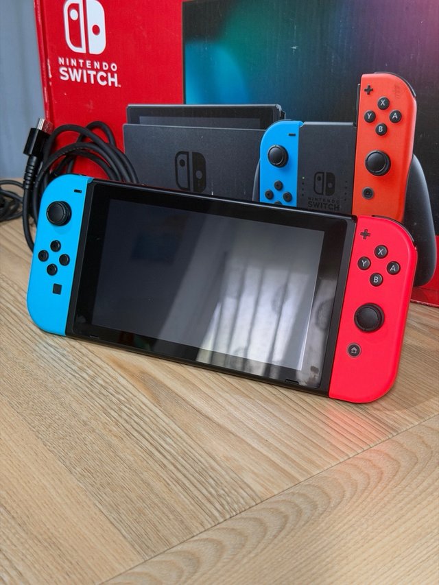 ¡Muy BUEN Estado! Nintendo Switch V2 Completa