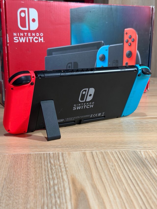 ¡Muy BUEN Estado! Nintendo Switch V2 Completa