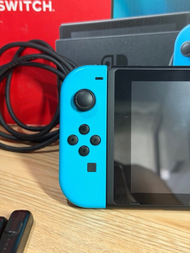 ¡Muy BUEN Estado! Nintendo Switch V2 Completa