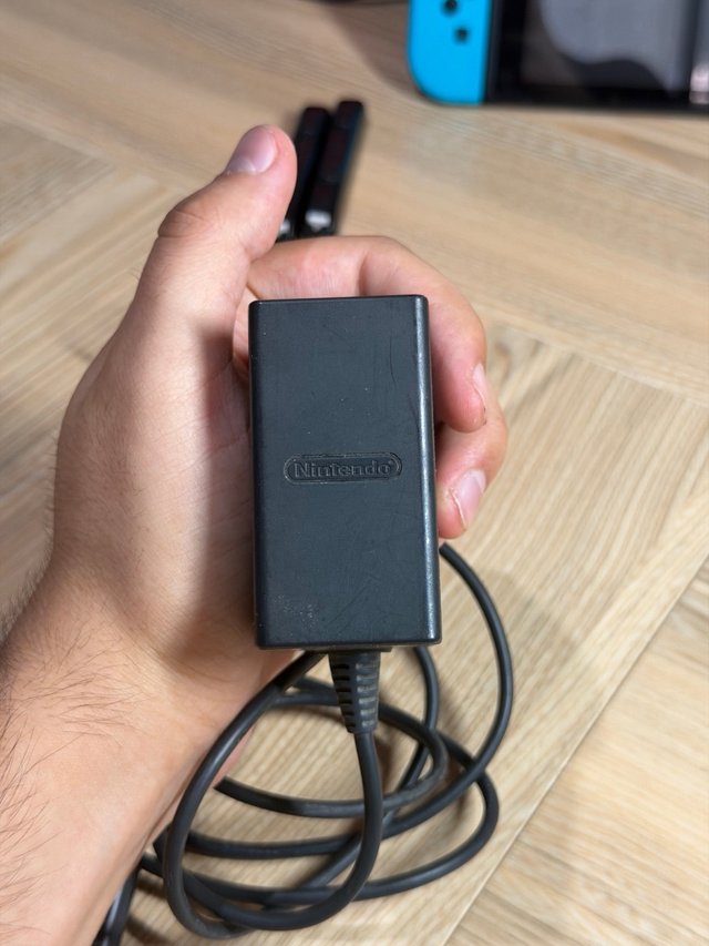 ¡Muy BUEN Estado! Nintendo Switch V2 Completa
