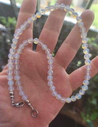 Collar de Opalina con Cierre Plateado