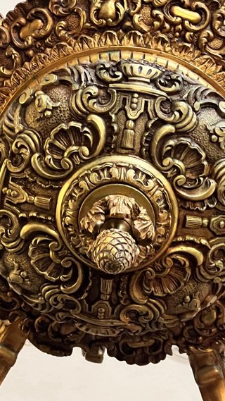 Lámpara antigua grande de bronce