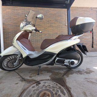 Piaggio Beverly 125cc Moto Scooter