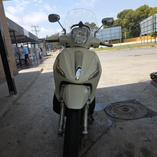 Piaggio Beverly 125cc Moto Scooter
