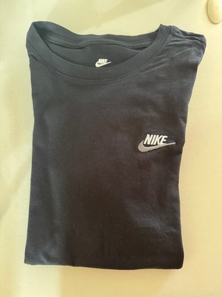 Camiseta Nike Negra Logo Bordado