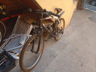 Bicicleta Rockrider es de aluminio...trato en mano
