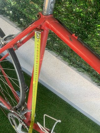 Bicicleta de carretera vintage roja