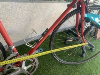 Bicicleta de carretera vintage roja