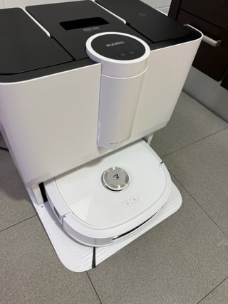 Eureka J20 Robot Aspirador y Fregasuelos