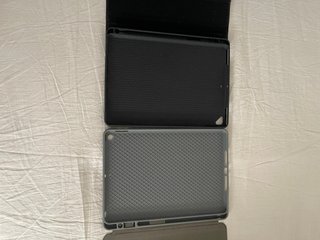 iPad 8ª Gen Space Gray + Apple Pencil + Teclado