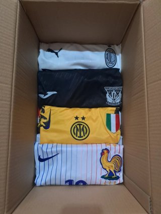 16 Camisetas Fútbol + 1 Chándal Real Madrid